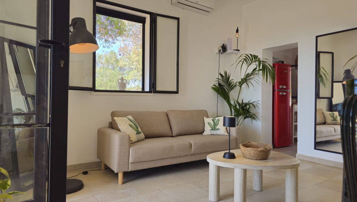23d5d768-82ef-432d-847e-05a9341706c8