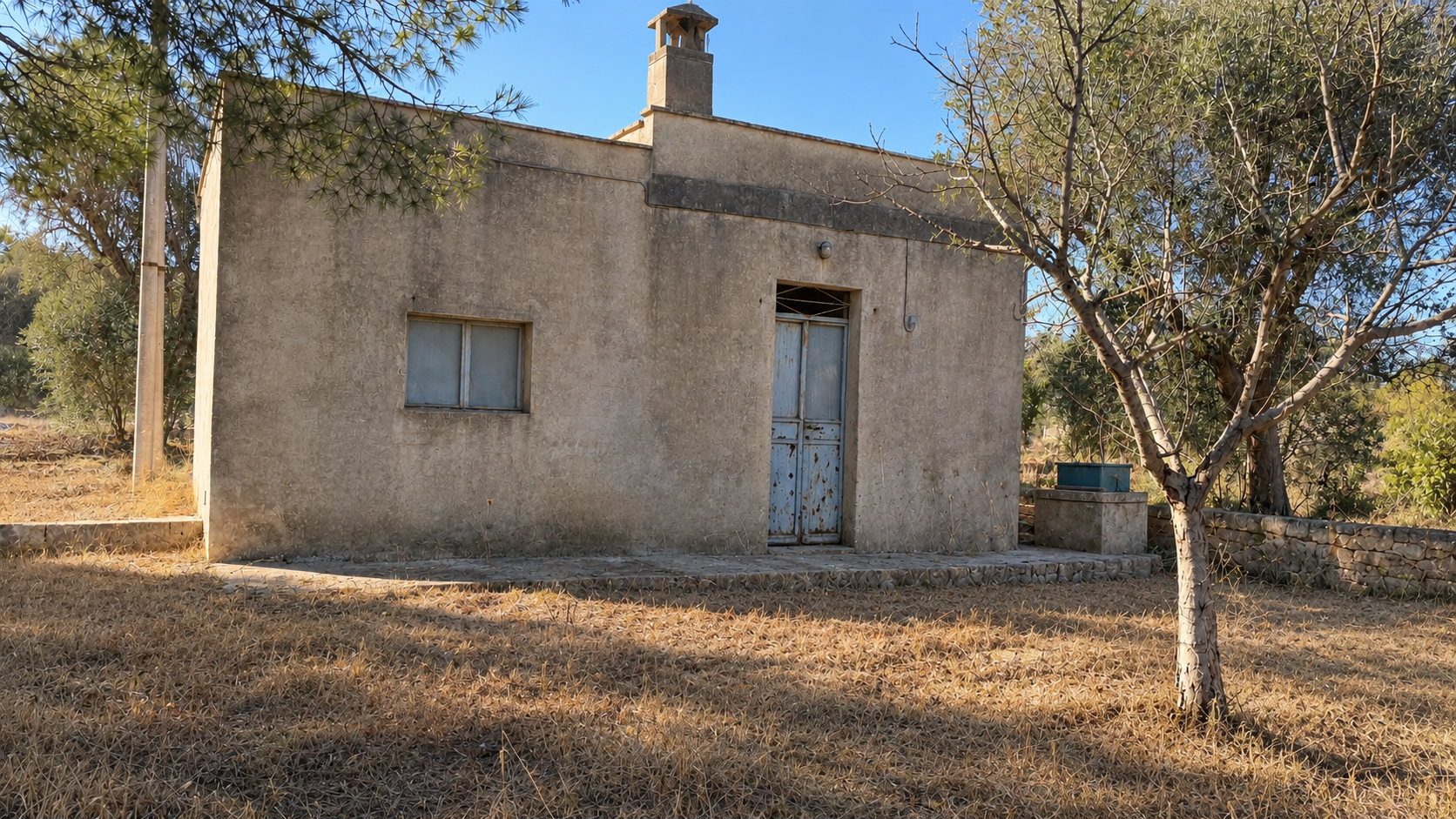 LAMIA WITH 9,000 SQM OF LAND – 5 minutes from town